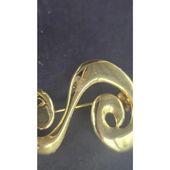 Gold Tone Abstract Swirl Brooch Pin Modern Scroll Costume Statement Jewelry - Picture 3 of 6